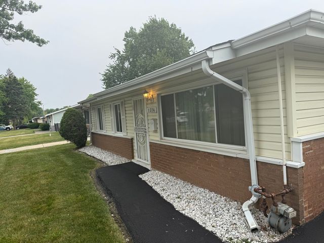 1374 Forest Place, Calumet City, IL 60409