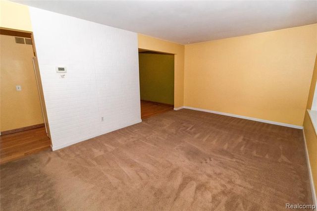 220 Aqueduct Drive 80, Walled Lake, MI 48390