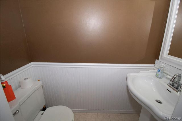 220 Aqueduct Drive 80, Walled Lake, MI 48390