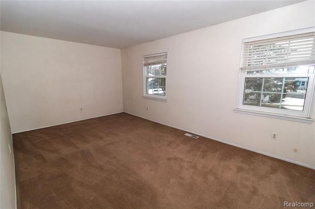 220 Aqueduct Drive 80, Walled Lake, MI 48390