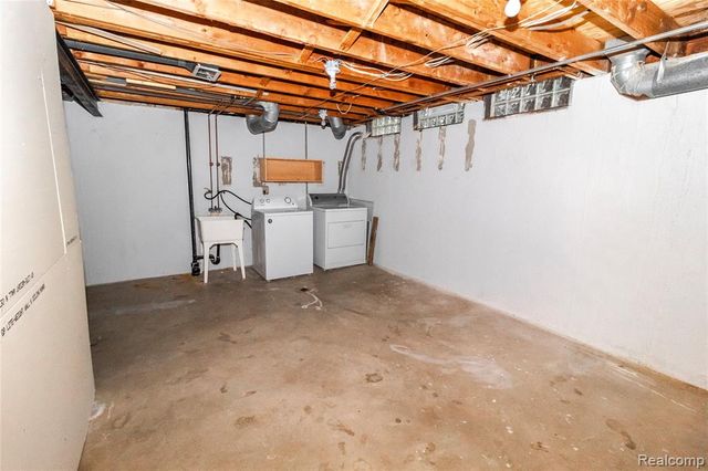 220 Aqueduct Drive 80, Walled Lake, MI 48390