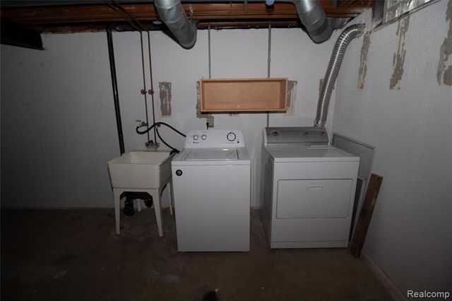 220 Aqueduct Drive 80, Walled Lake, MI 48390