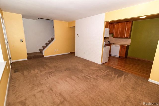 220 Aqueduct Drive 80, Walled Lake, MI 48390