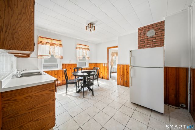 23 Thorniley Street, New Britain, CT 06051