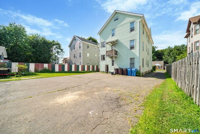 23 Thorniley Street, New Britain, CT 06051