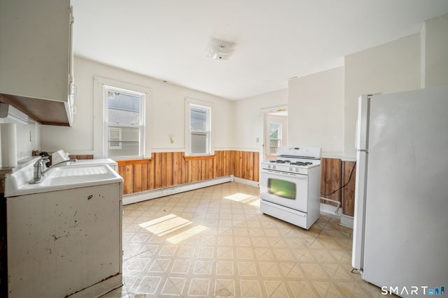 23 Thorniley Street, New Britain, CT 06051