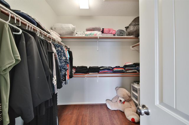 506 Glenwood Ridge Drive, Spring, TX 77386