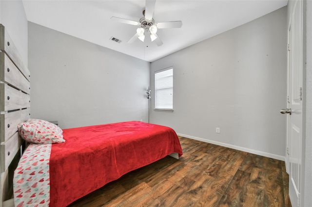 506 Glenwood Ridge Drive, Spring, TX 77386