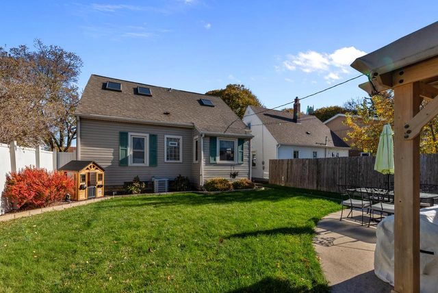 4023 S 1st STREET, Milwaukee, WI 53207