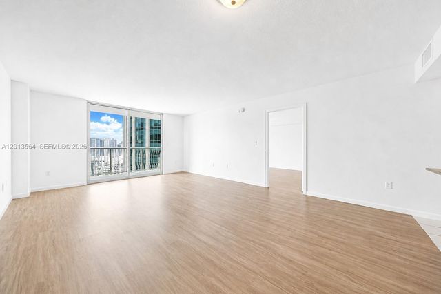 1200 Brickell Bay Dr 3122, Miami, FL 33131