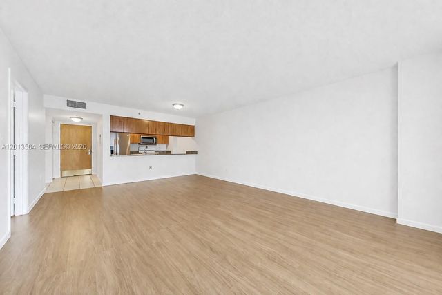1200 Brickell Bay Dr 3122, Miami, FL 33131