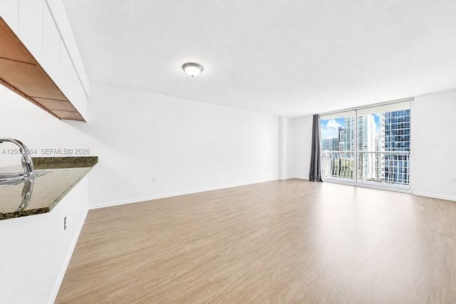 1200 Brickell Bay Dr 3122, Miami, FL 33131