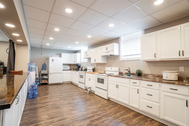 5915 SE 46th Street, Carlisle, IA 50047
