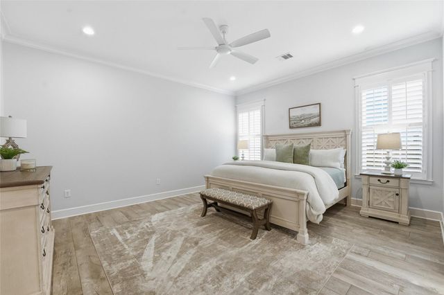 10 Mariner Pass, Galveston, TX 77554