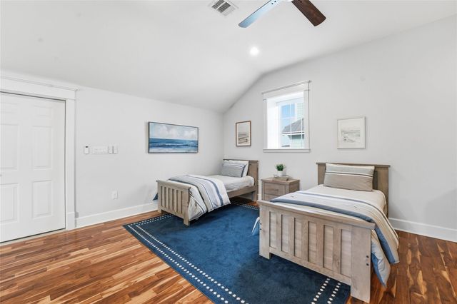 10 Mariner Pass, Galveston, TX 77554