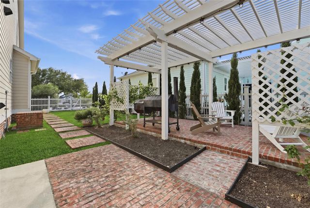10 Mariner Pass, Galveston, TX 77554