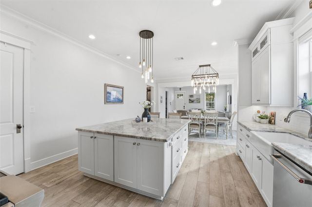 10 Mariner Pass, Galveston, TX 77554