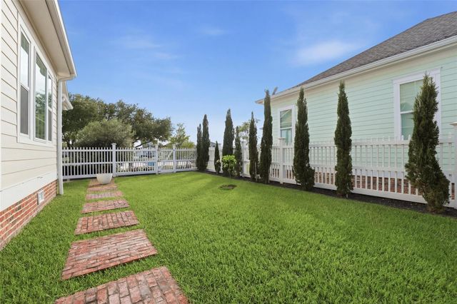 10 Mariner Pass, Galveston, TX 77554