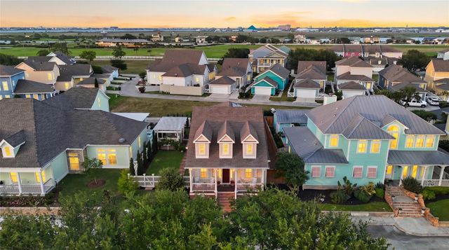 10 Mariner Pass, Galveston, TX 77554