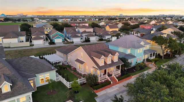 10 Mariner Pass, Galveston, TX 77554