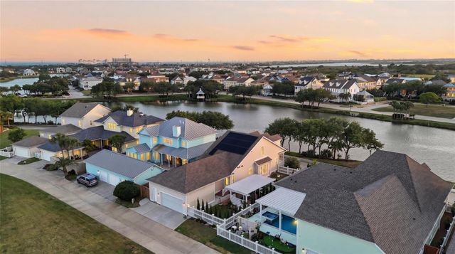10 Mariner Pass, Galveston, TX 77554