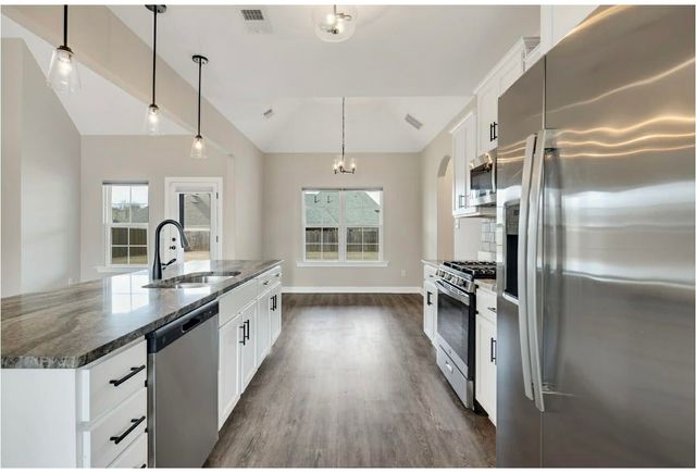 100 JAMES CV, Oakland, TN 38060