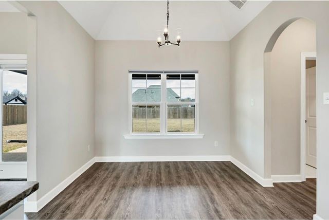 100 JAMES CV, Oakland, TN 38060