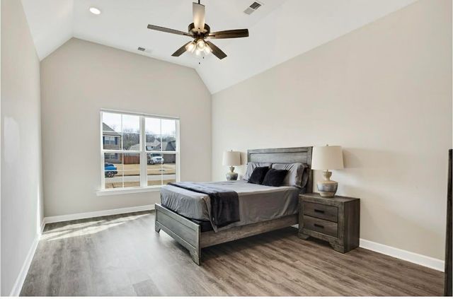 100 JAMES CV, Oakland, TN 38060