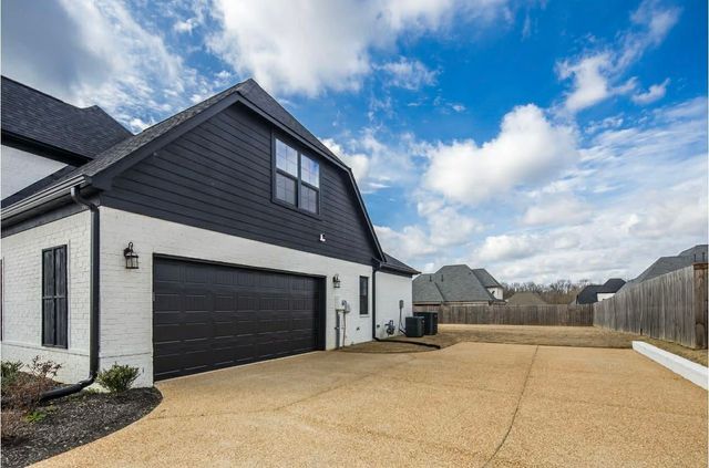 100 JAMES CV, Oakland, TN 38060