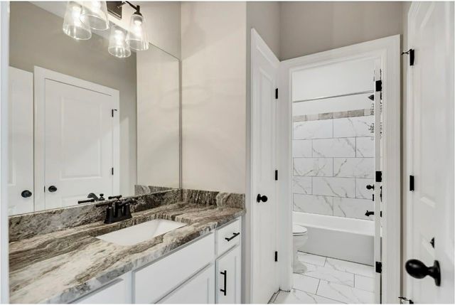 100 JAMES CV, Oakland, TN 38060