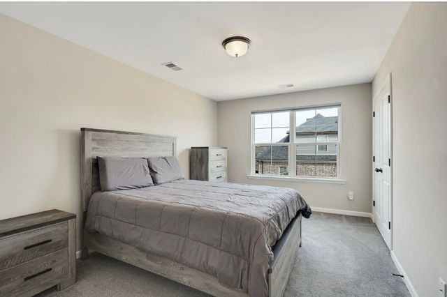 100 JAMES CV, Oakland, TN 38060