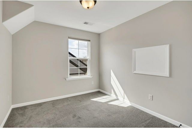 100 JAMES CV, Oakland, TN 38060