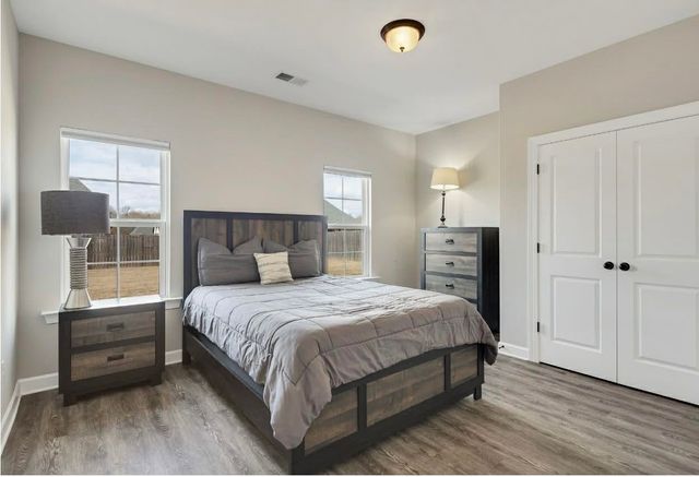 100 JAMES CV, Oakland, TN 38060