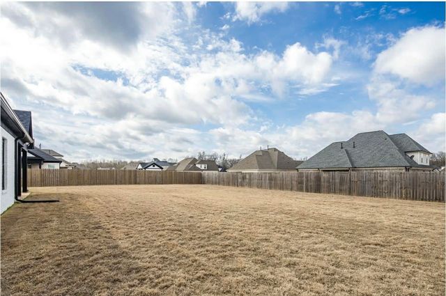 100 JAMES CV, Oakland, TN 38060