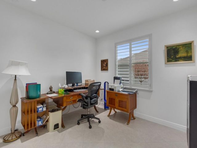 8330 Summer Lake Drive, Vero Beach, FL 32967