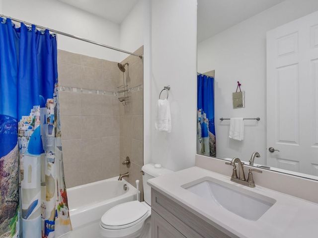 8330 Summer Lake Drive, Vero Beach, FL 32967