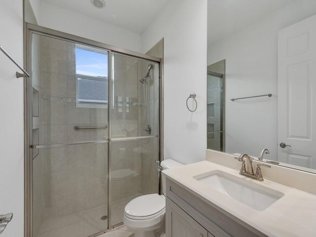 8330 Summer Lake Drive, Vero Beach, FL 32967