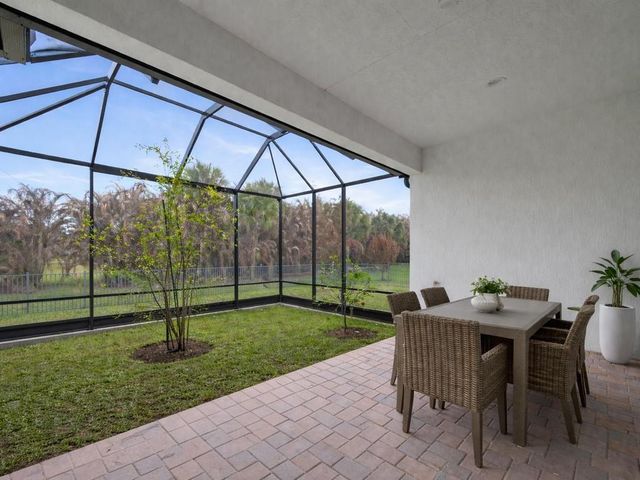 8330 Summer Lake Drive, Vero Beach, FL 32967