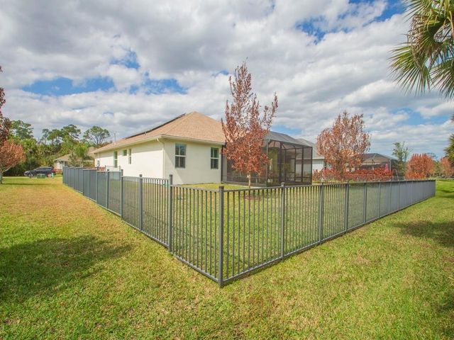 8330 Summer Lake Drive, Vero Beach, FL 32967