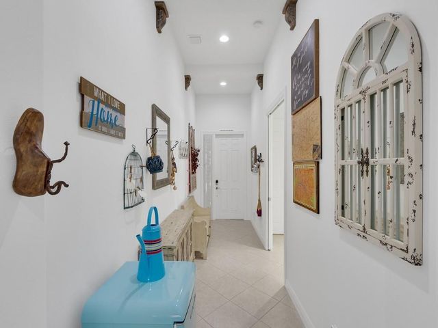 8330 Summer Lake Drive, Vero Beach, FL 32967