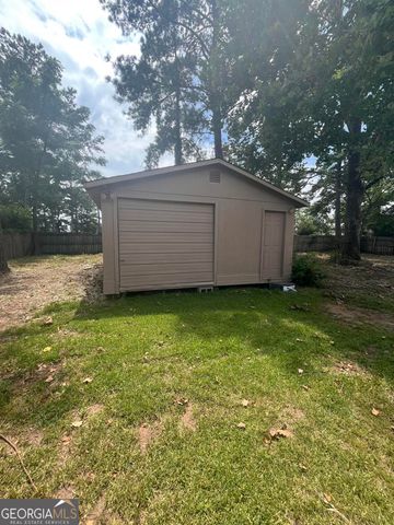 110 Caravelle Court, Byron, GA 31008