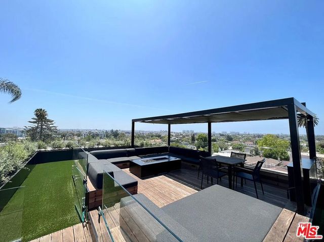 3715 Wasatch Avenue, Los Angeles, CA 90066