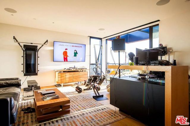 3715 Wasatch Avenue, Los Angeles, CA 90066