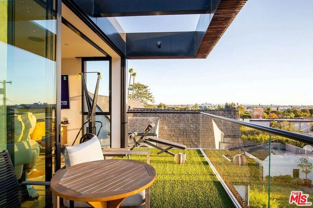 3715 Wasatch Avenue, Los Angeles, CA 90066