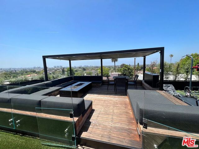 3715 Wasatch Avenue, Los Angeles, CA 90066