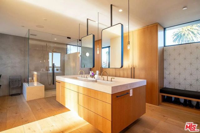 3715 Wasatch Avenue, Los Angeles, CA 90066