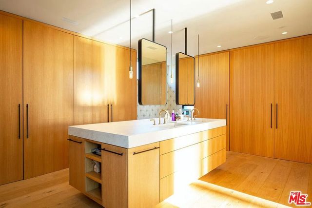3715 Wasatch Avenue, Los Angeles, CA 90066