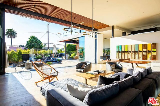 3715 Wasatch Avenue, Los Angeles, CA 90066