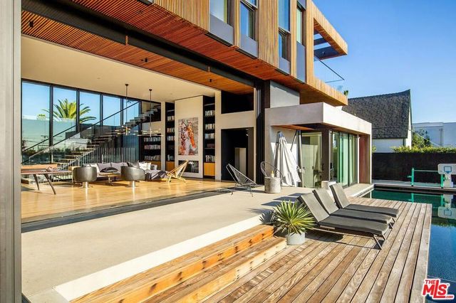 3715 Wasatch Avenue, Los Angeles, CA 90066