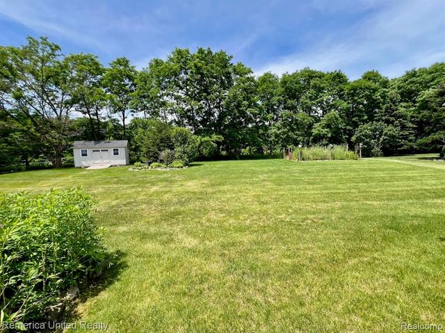 324 Conover Court, Howell, MI 48843